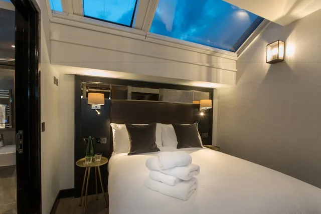 غرفة سوبيريور بسرير كوين، Camden Enterprise Hotel 2/6