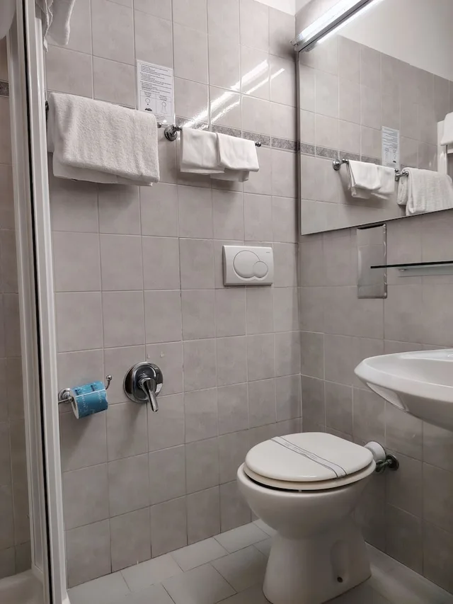 غرفة كومفورت ثلاثية بسرير كوين وسرير فردي، Hotel Ai Tufi 8/10