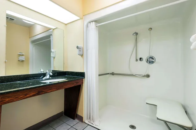 غرفة قياسية بسريرين مزدوجين، Baymont By Wyndham Prattville/Montgomery 3/6