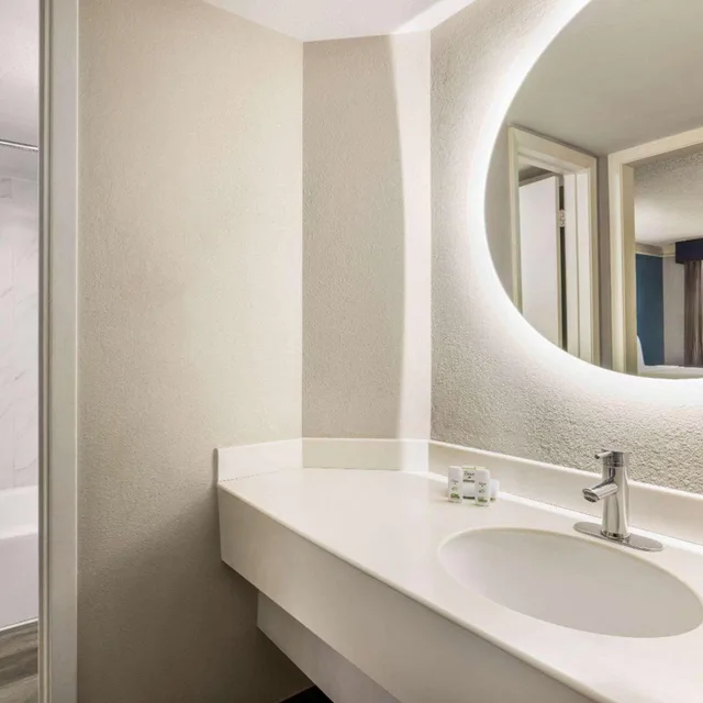 غرفة قياسية بسريرين مزدوجين، La Quinta Inn by Wyndham San Antonio I-35 N at Toepperwein 6/6
