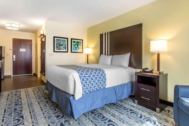 غرفة بسرير كوين بمطبخ صغير لذوي الإعاقة، Suburban Studios Donaldsonville - Gonzales 2/3