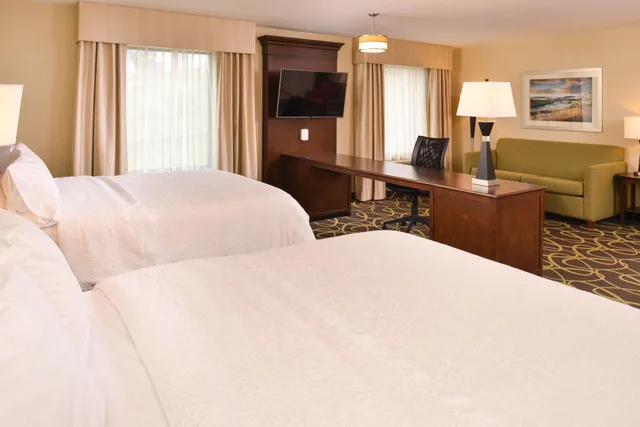 استوديو بسريرين كوين مع أريكة، HAMPTON INN OMAHA MIDTOWN-AKSARBEN AREA 5/10