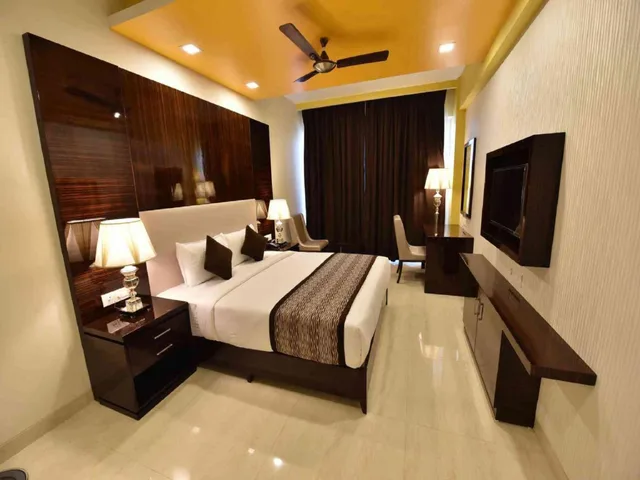 Executive, Suite, Balcony, Hotel Calangute Central 2/2