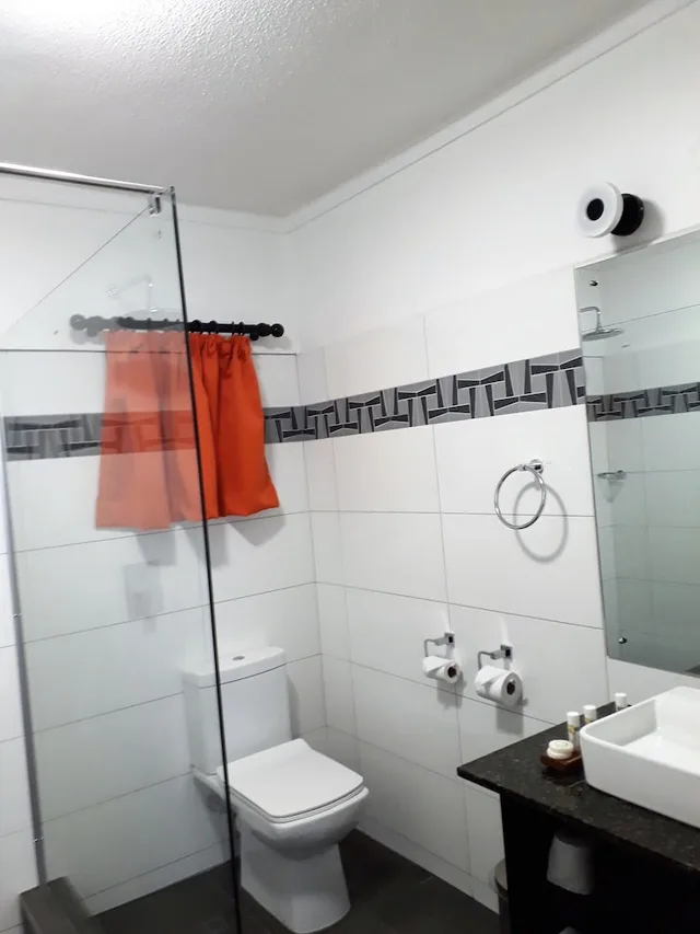 شقة ديلوكس بسريرين منفصلين بغرفتي نوم مع أريكة، Suva Motor Inn 8/9