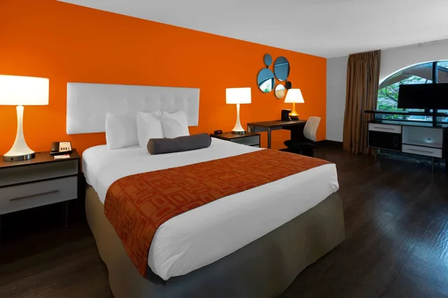 غرفة بسرير كوين، Howard Johnson By Wyndham Waukegan Great Lakes 2/3