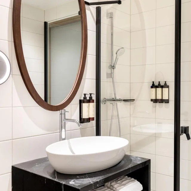Room, Twin Beds, Airport View، Corendon Amsterdam Schiphol Airport, a Tribute Portfolio Hotel 6/6