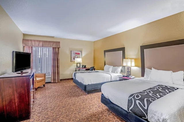 غرفة بسريرين كوين لذوي الإعاقة، La Quinta Inn & Suites by Wyndham Vicksburg 4/6