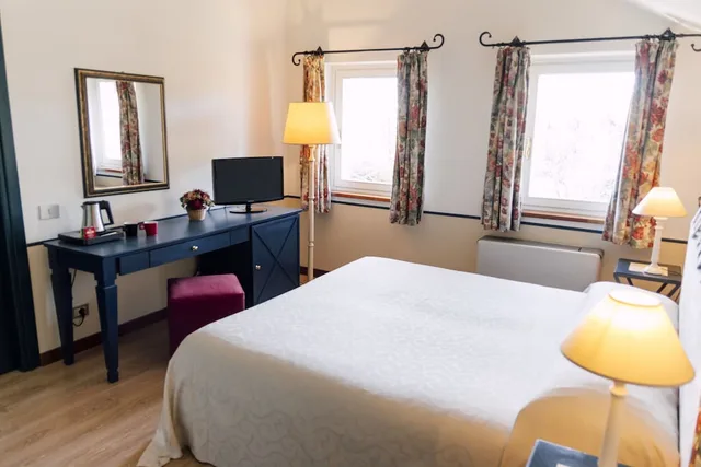 غرفة كلاسيكية ثلاثية بسرير مزدوج وسرير فردي، Hostellerie Du Golf 3/7
