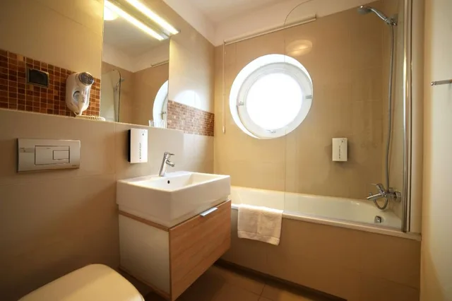Suite, Apartment, Double Bed, Living Area, Kitchenette، Golden Tulip Miedzyzdroje Residence 2/2
