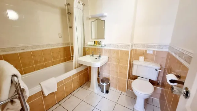 غرفة ديلوكس بسرير مزدوج بحوض استحمام، Botleigh Grange Hotel 3/4