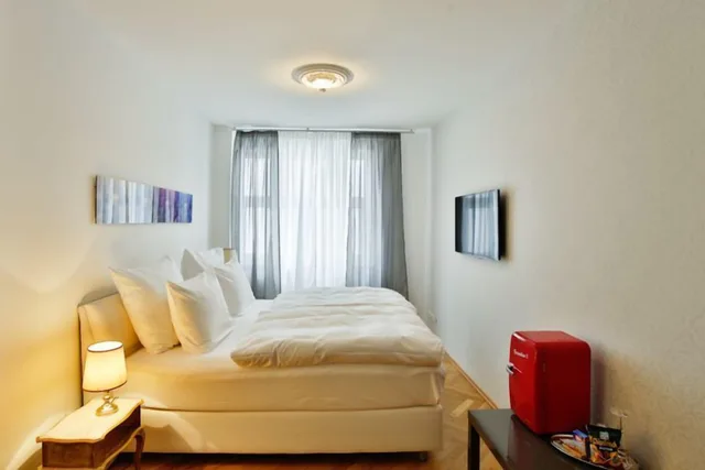Classic, Suite, The Suite Hotel 1/10