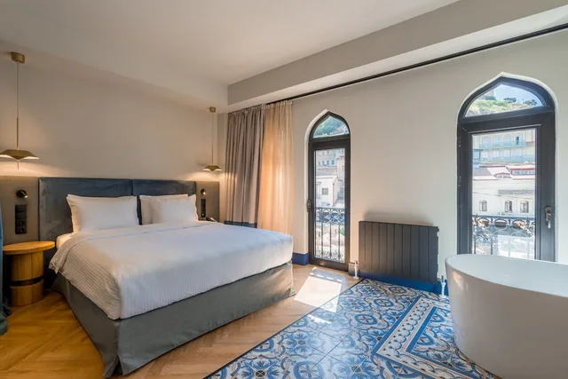 Deluxe, Queen Bed, City View, Bathtub, Hotel Abanotubani 1/4