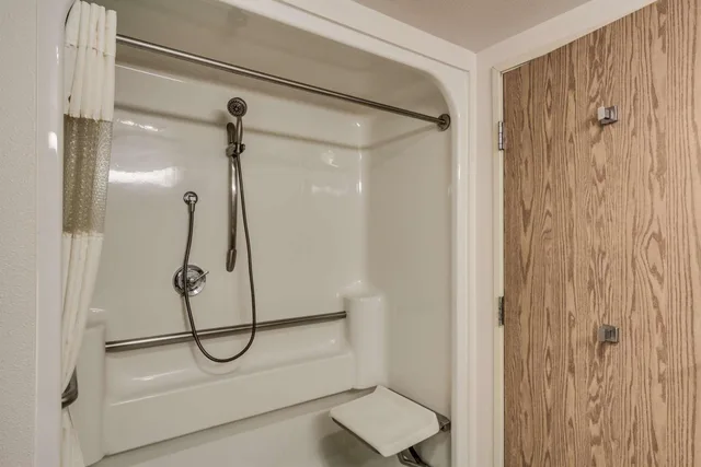 غرفة بسريرين كوين لذوي الإعاقة، Comfort Inn & Suites Post Falls - Coeur dAlene West 4/4