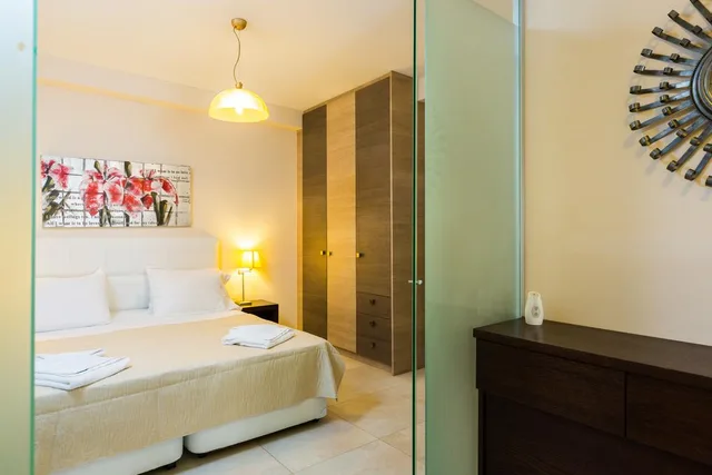 Suite, Pantheon Villas 3/10
