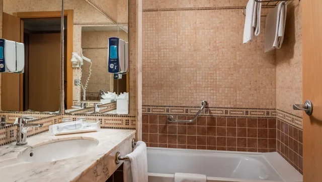 غرفة ثلاثية بثلاثة أسرّة، Sb Express Tarragona Hotel 8/10