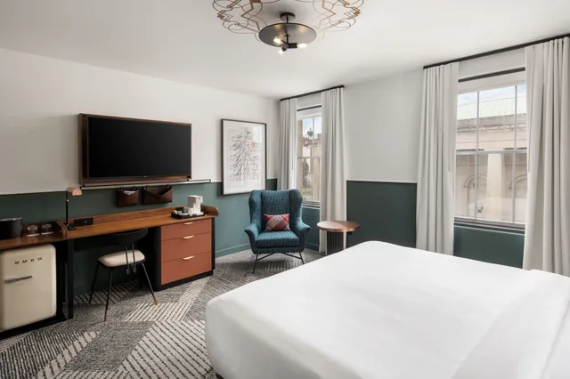 غرفة بسرير كينج، Hotel Forty Five, Macon, a Tribute Portfolio Hotel 2/6