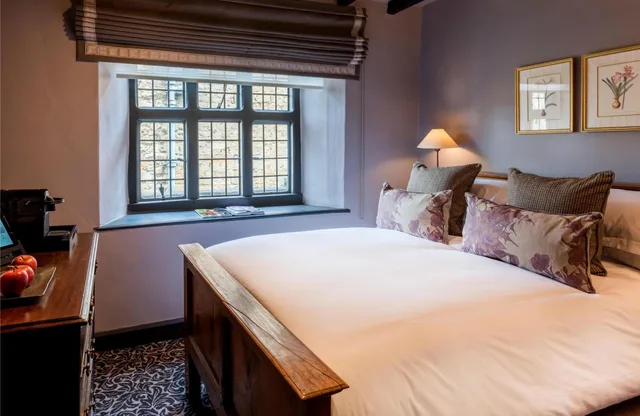 Cozy, House, Single, Main Building, The Lygon Arms 1/1