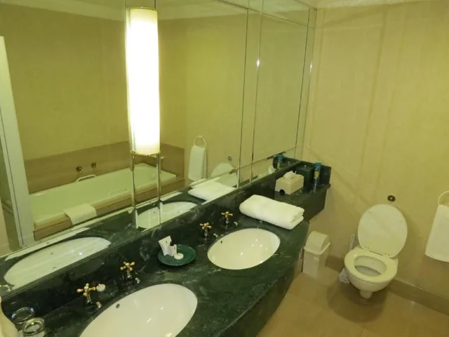 جناح بريميوم، Redlands Hotel 7/10