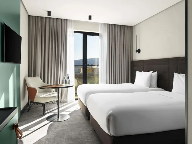 غرفة قياسية بسريرين منفصلين، Novotel Tbilisi Center 6/10