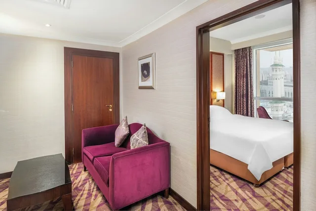 2 Bedrooms, Family Suite, King Bed, Partial Haram View، المروه ريحان(Al Marwa Rayhaan By Rotana) 4/8