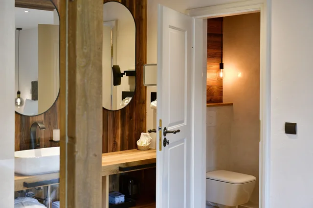 غرفة ديلوكس رباعية بسرير كينج وسرير كوين، Romantik Hotel Markusturm 10/10