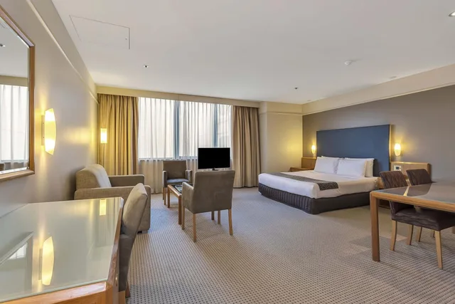جناح جونيور بجاكوزي، Stamford Plaza Adelaide 5/8