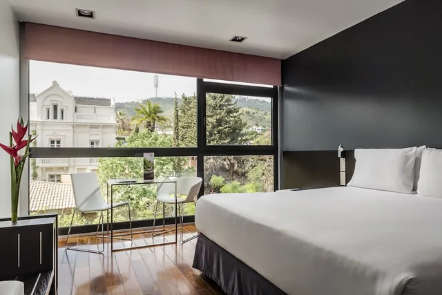 City, Single, Double Bed، Ikonik Angli 1/5