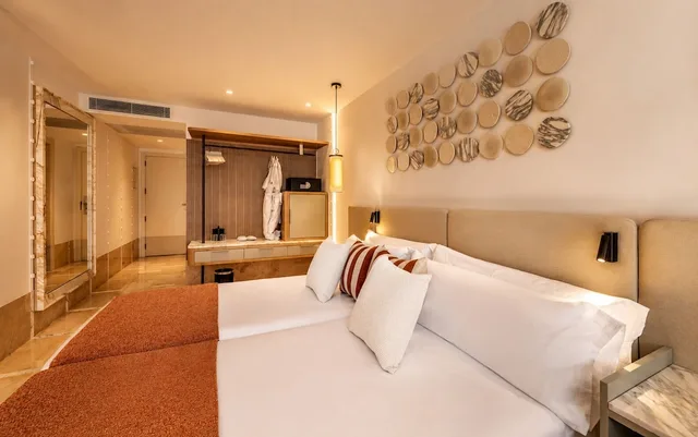 Premium, Single, Twin Beds, Pool Side، Grand Palladium White Island Resort & Spa - All Inclusive 1/5