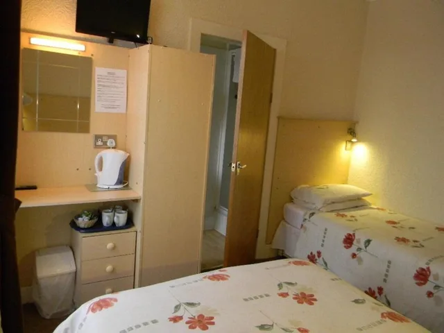 Family, Triple, Multiple Beds، The Hawkes Hotel 4/5