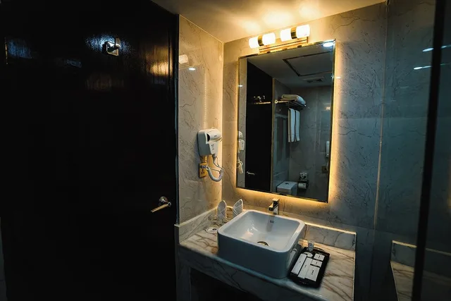Deluxe King Room, Unique Regency Hotel Dhaka 12/12