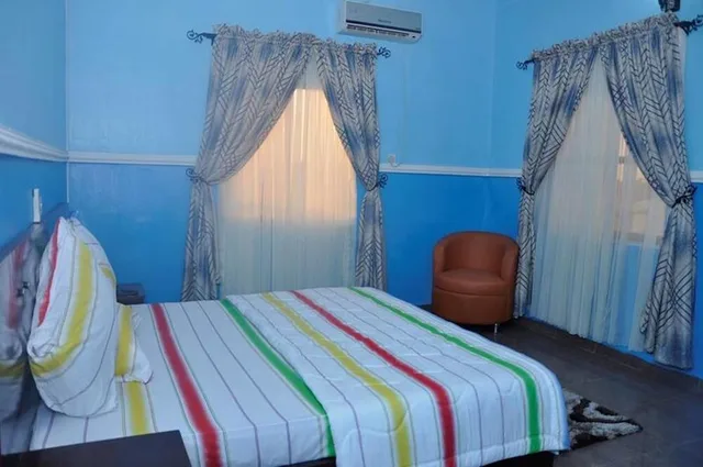 جناح تنفيذي بسرير كينج، Birch Tree Hotel 2/3