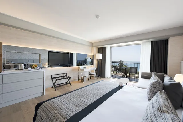 Deluxe Room Direct Sea View، Acanthus and Cennet Barut Collection 4/9