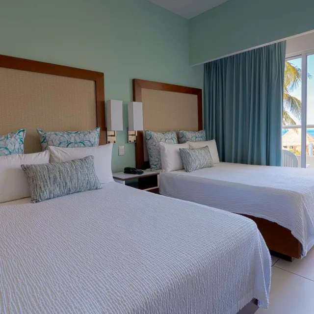 غرفة قياسية سوبيريور بإطلالة على البحر، Cancun Bay All Inclusive 1/10