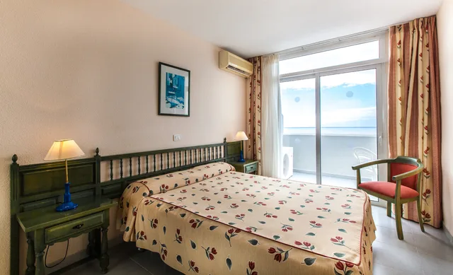 Standard, Double or Twin Bed, BLUESEA Lagos de Cesar 1/2