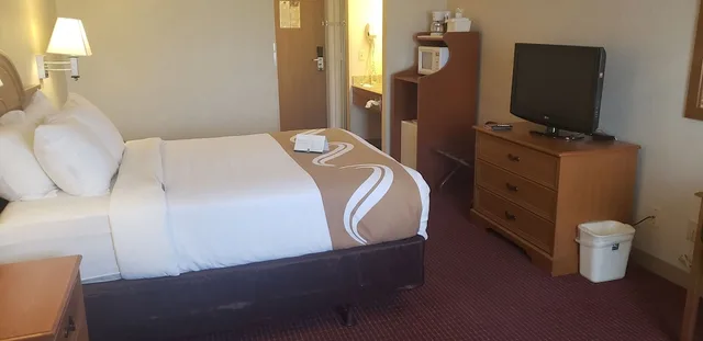 غرفة قياسية بسرير كوين، Quality Inn Louisville - Boulder 2/5