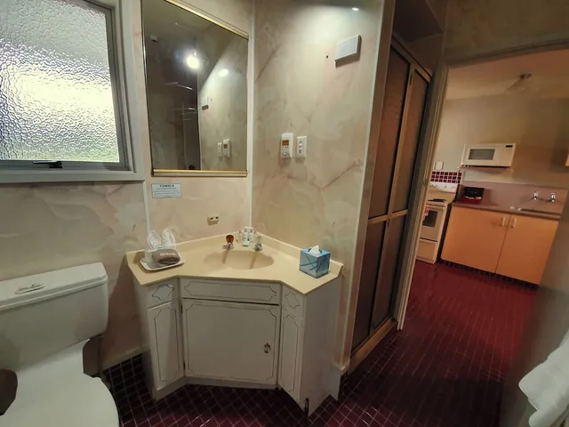 جناح عائلي بسرير كينج وسريرين منفصلين بغرفتي نوم بمطبخ، Heritage Gateway Hotel 1/1