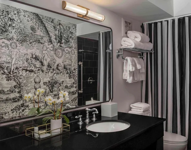 Grand, Loft, Superior, Suite, King Bed, City View, 2 Sofa, Balcony, Corner، Bourbon Orleans 5/5