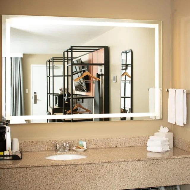 California, King Bed، Waypoint Hotel 6/7