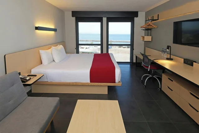 غرفة سوبيريور بسرير كينج مع أريكة، City Express by Marriott La Paz 3/7