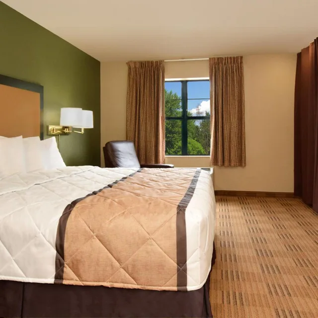 Studio, King Bed, Extended Studio Hotel Suites Los Angeles San Dimas 6/10