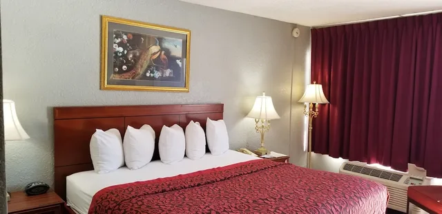 غرفة قياسية بسرير كينج، Days Inn By Wyndham Orlando Downtown 2/10