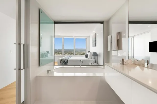 4 Bedrooms, Skyrise, Apartment, King Bed, 2 Queen and Twin Beds، Q1 Resort and Spa 5/7