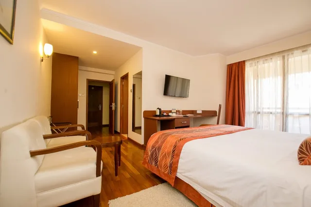 غرفة سوبيريور بسرير كينج، Waridi Paradise Apartment Hotel 1/3