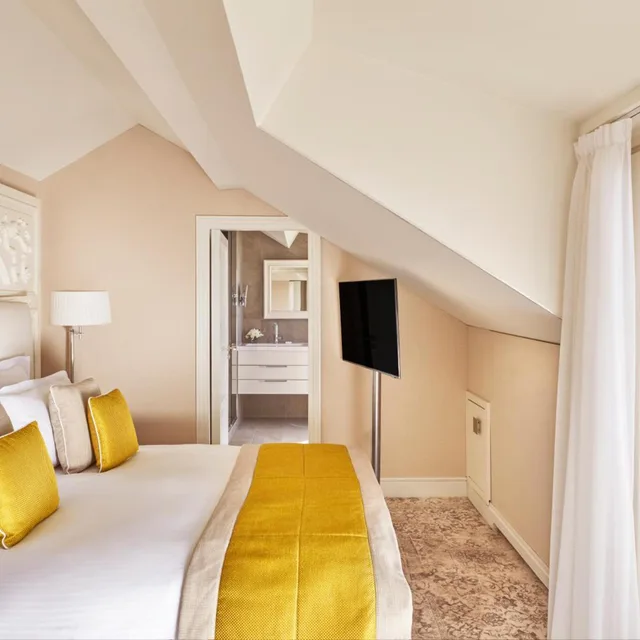 غرفة سوبيريور بإطلالة على البحر، Hotel Barriere Le Royal La Baule 2/5