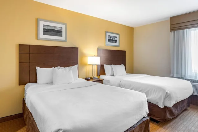 Efficiency, Suite, 2 Queen Beds, Sofa، MainStay Suites Near Denver Downtown 3/10