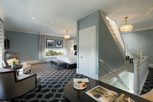 Tower, Suite, King Bed, Bay View, Claremont Resort & Club 3/3