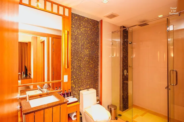 Deluxe, Suite, King Bed, Pool View, Sofa, Centara Nova Hotel Pattaya 9/10