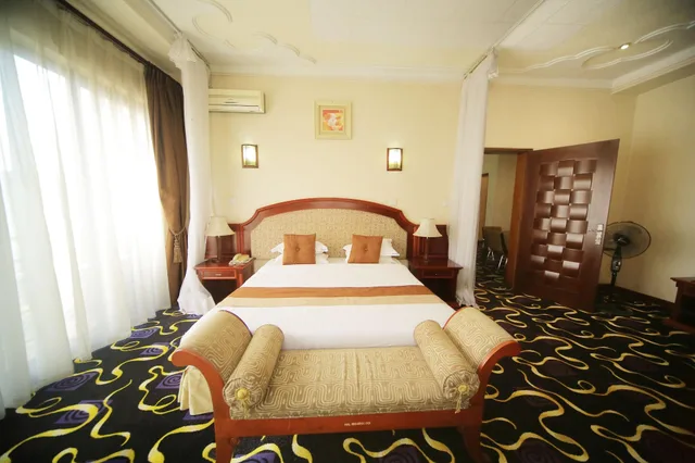 جناح تنفيذي، Hotel Africana 3/5