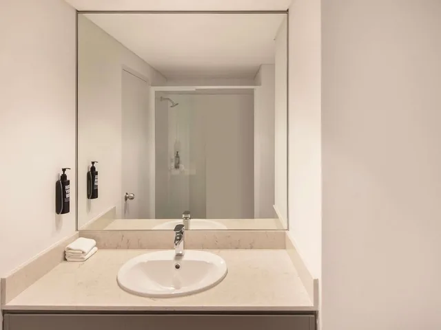 غرفة ديلوكس بسرير كوين، ibis Styles Sydney Central 3/4