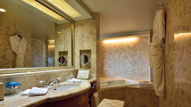 غرفة متصلة بأربعة أسرّة مع دخول الصالة، The Naha Terrace 3/4